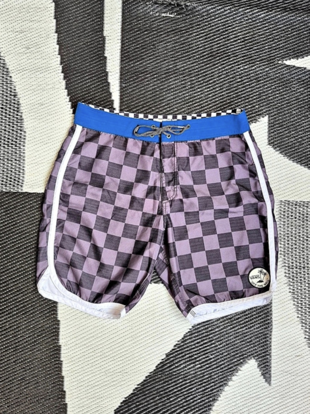 Vans Checkered Board Shorts in Grey & Black Size 32